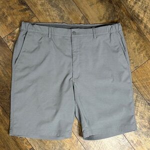GREG NORMAN Quick Dry Comfort Waist Golf Shorts, Size 38